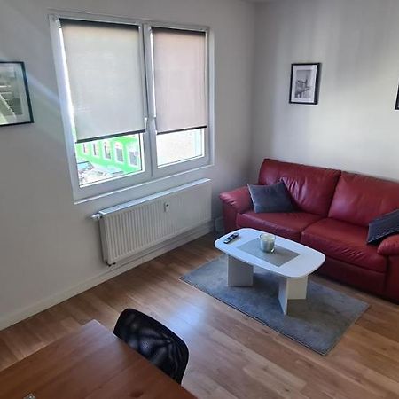 Schoene 2 Zimmer Apartment In Krefeld City, Monteur Wohnung Netflix & Prime Εξωτερικό φωτογραφία
