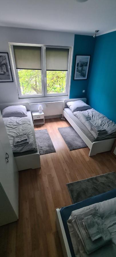 Schoene 2 Zimmer Apartment In Krefeld City, Monteur Wohnung Netflix & Prime Εξωτερικό φωτογραφία