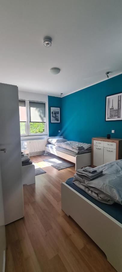 Schoene 2 Zimmer Apartment In Krefeld City, Monteur Wohnung Netflix & Prime Εξωτερικό φωτογραφία