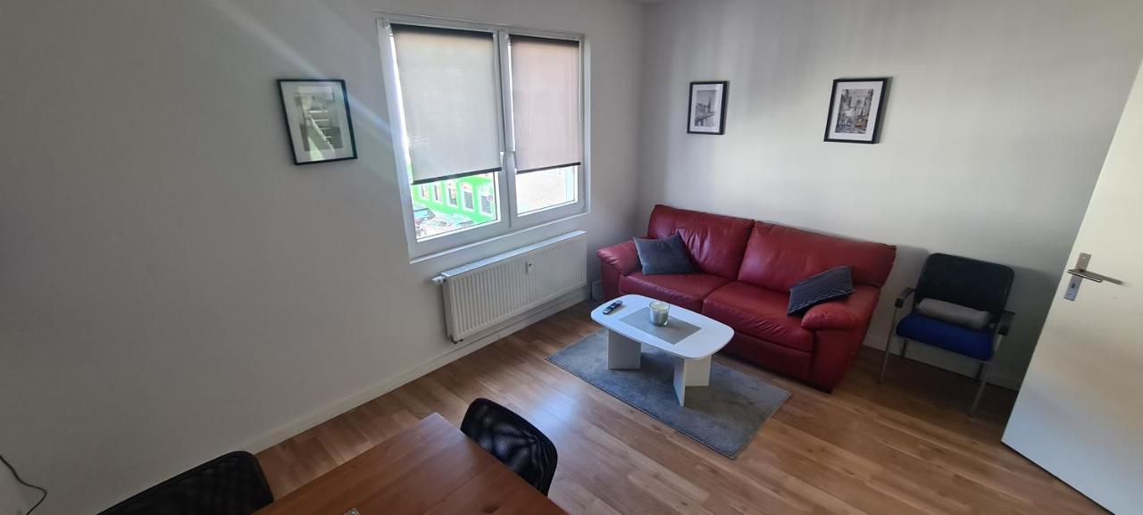 Schoene 2 Zimmer Apartment In Krefeld City, Monteur Wohnung Netflix & Prime Εξωτερικό φωτογραφία