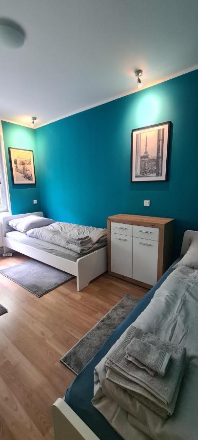 Schoene 2 Zimmer Apartment In Krefeld City, Monteur Wohnung Netflix & Prime Εξωτερικό φωτογραφία